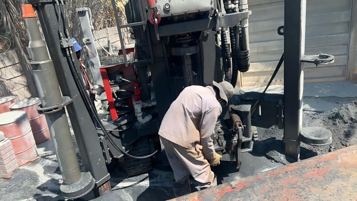 details of crawler water well drilling rig 1 details of crawler water well drilling rig 1